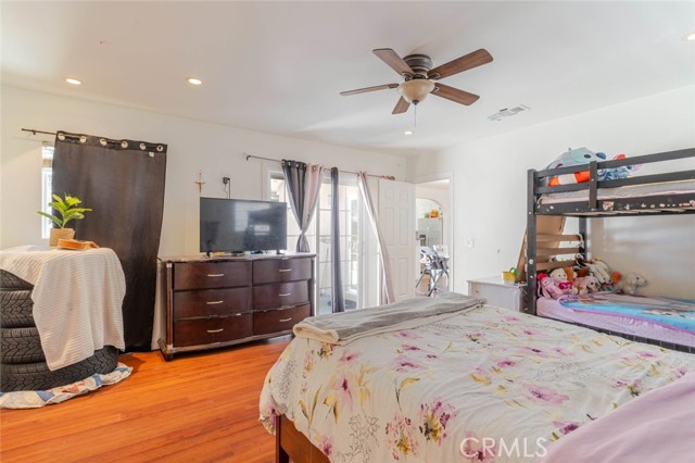 Detail Gallery Image 17 of 39 For 731 & 733 N. Alexander St, San Fernando,  CA 91340 - 5 Beds | 3 Baths