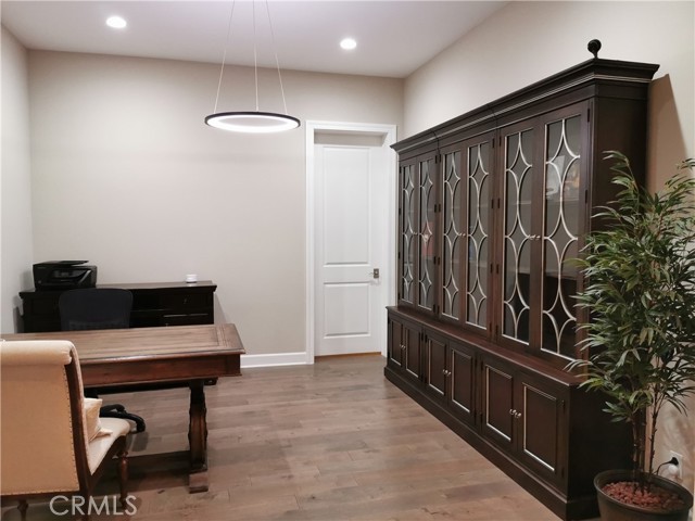 16 Branding Iron, Irvine CA: https://media.crmls.org/medias/6b3a3b49-ceb0-43ff-9173-9214073b8d57.jpg