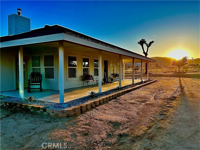 Detail Gallery Image 5 of 42 For 53087 Pipes Canyon Rd, Pioneertown,  CA 92268 - 5 Beds | 3 Baths