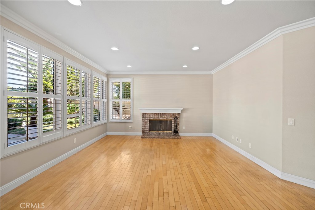 MLS #OC25245659 image #13