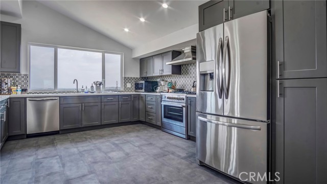 Detail Gallery Image 14 of 42 For 4124 Barrett, Los Angeles,  CA 90032 - 5 Beds | 4/1 Baths