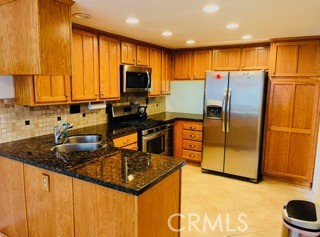 Detail Gallery Image 3 of 19 For 728 Pebble Beach, Upland,  CA 91784 - 2 Beds | 2 Baths