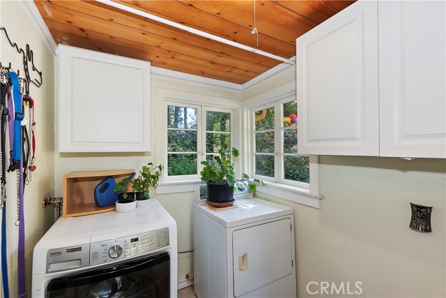 Detail Gallery Image 10 of 39 For 22911 Crest Forest Dr, Crestline,  CA 92325 - 3 Beds | 2/1 Baths