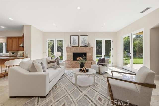 Detail Gallery Image 17 of 59 For 1852 Sharon, Santa Ana,  CA 92705 - 5 Beds | 4/1 Baths