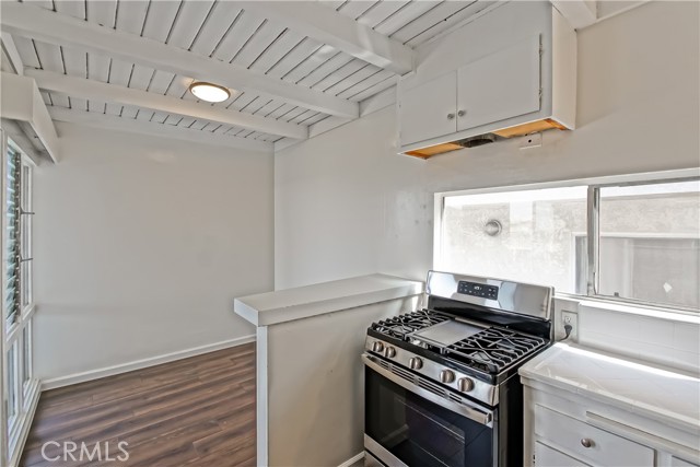 Detail Gallery Image 10 of 19 For 440 Rosecrans Ave #B,  Manhattan Beach,  CA 90266 - 2 Beds | 1 Baths