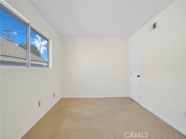 Detail Gallery Image 25 of 36 For 7952 Laramie Ave, Winnetka,  CA 91306 - 4 Beds | 2/1 Baths