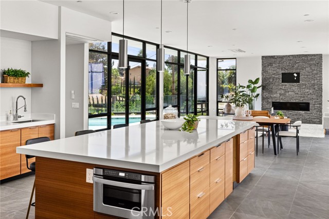 1912 Edgefair Lane, Redlands CA: https://media.crmls.org/medias/6b3e3c3d-db5a-4f23-afba-c3e02b2f80b3.jpg