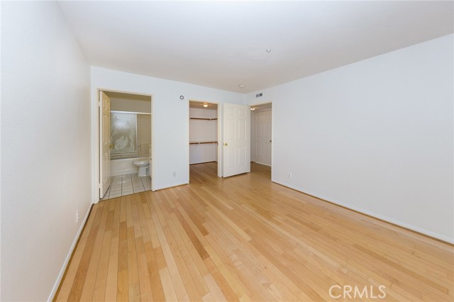 Detail Gallery Image 12 of 17 For 347 W Stocker St #110,  Glendale,  CA 91202 - 2 Beds | 2 Baths