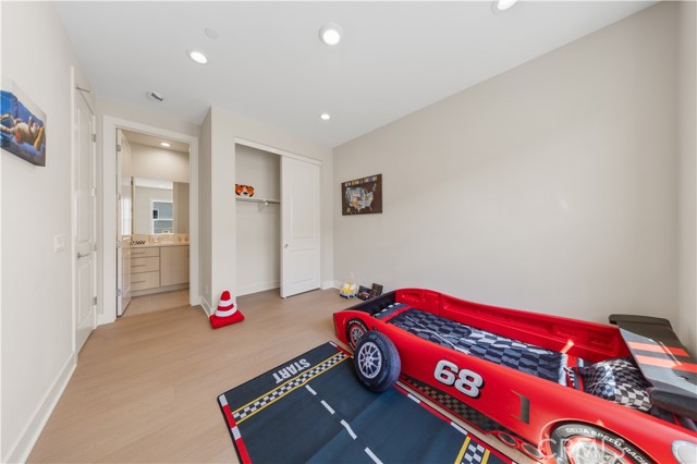 390 Riverbend, Lake Forest CA: https://media.crmls.org/medias/6b400152-7758-435e-a747-77f76709e89a.jpg
