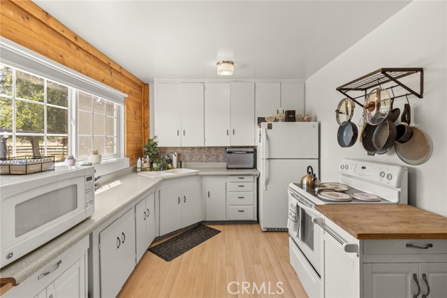 6197 County Road 4, Orland CA: https://media.crmls.org/medias/6b406034-e3f0-4f9e-b520-4d3cbcb12ea9.jpg