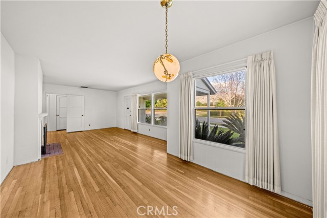 Detail Gallery Image 2 of 27 For 1905 Kenneth Way, Pasadena,  CA 91103 - 3 Beds | 1/1 Baths