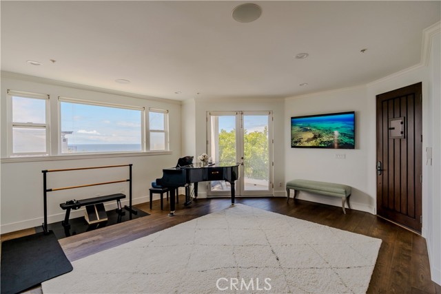 300 19TH Street, Manhattan Beach CA: https://media.crmls.org/medias/6b422c9d-eb62-4c36-b59c-d9bafd42232b.jpg