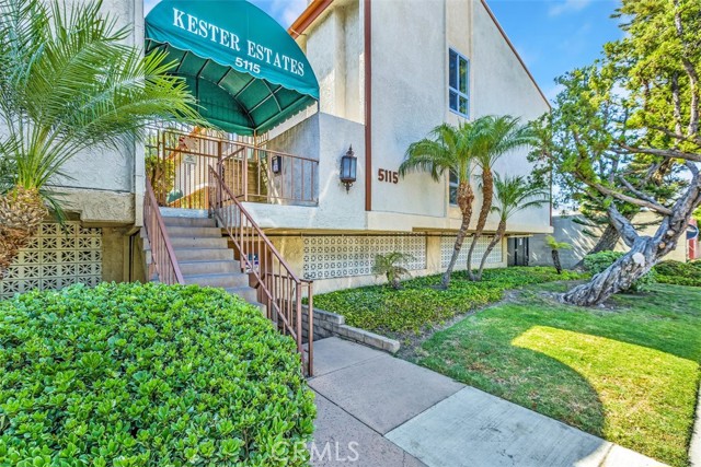 Detail Gallery Image 1 of 27 For 5115 Kester Ave #22,  Sherman Oaks,  CA 91403 - 2 Beds | 2/1 Baths