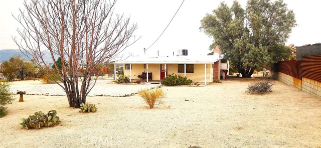 Detail Gallery Image 4 of 24 For 6835 Mount Shasta, Joshua Tree,  CA 92252 - 2 Beds | 1 Baths