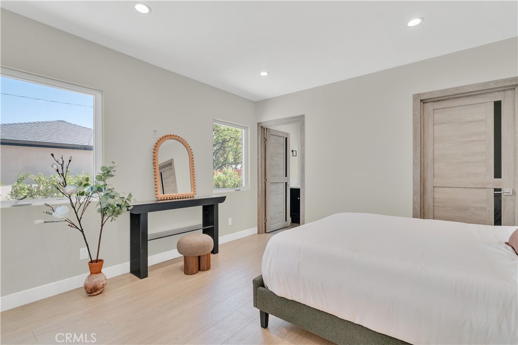 1330 N Lincoln StreetBurbank img 37