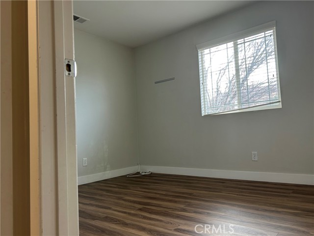 Detail Gallery Image 4 of 26 For 44640 Driftwood, Lancaster,  CA 93535 - 4 Beds | 2 Baths