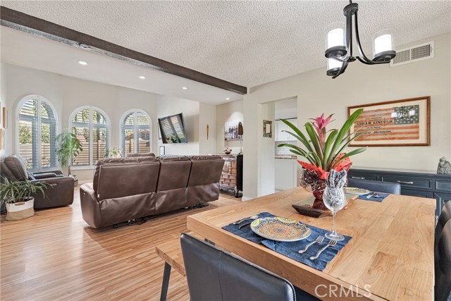 Detail Gallery Image 21 of 59 For 29857 Wistaria Valley, Canyon Country,  CA 91387 - 3 Beds | 3 Baths