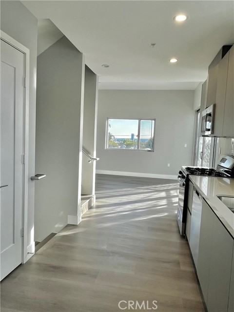 Detail Gallery Image 2 of 22 For 1223 N Hayworth Ave #12,  West Hollywood,  CA 90046 - 2 Beds | 2/1 Baths