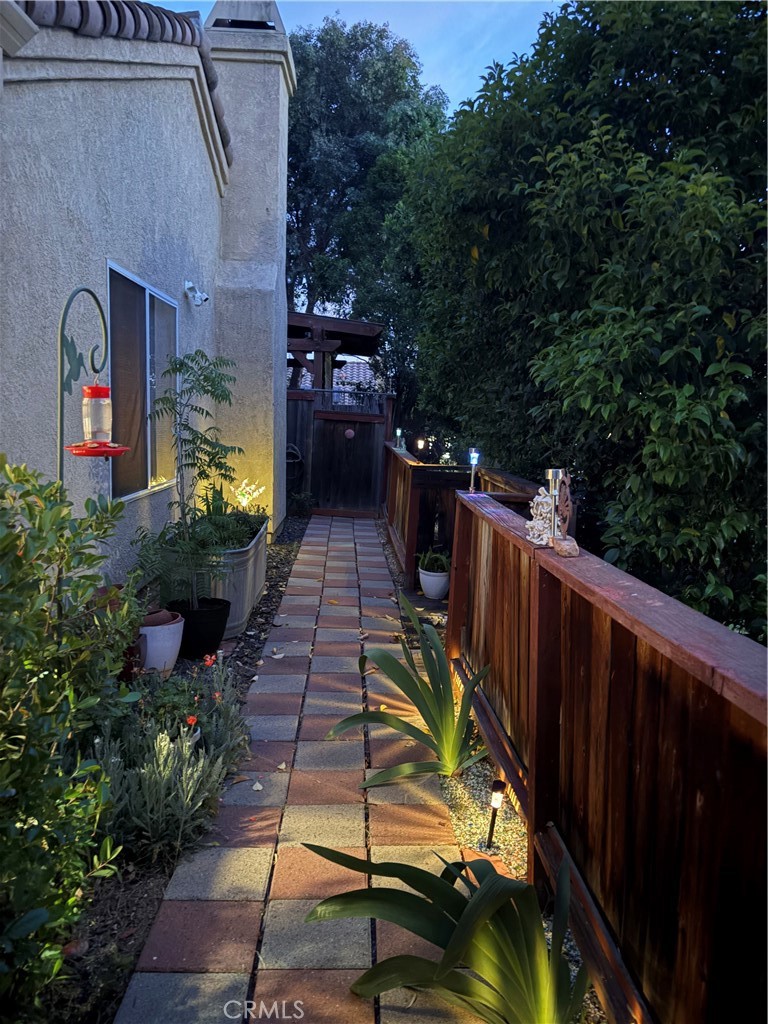 https://media.crmls.org/medias/6b447478-c9ca-4bc4-8876-ba19b2ceefc6.jpg?preset=X-Large