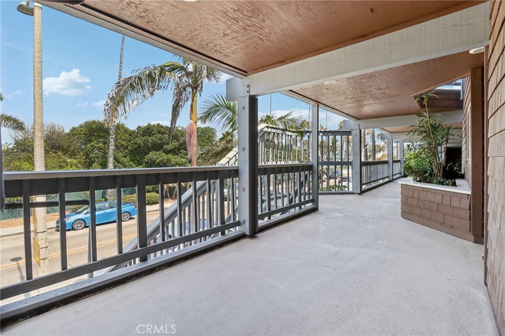 MLS #OC25192516 image #37