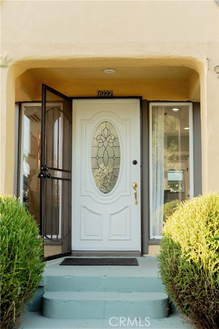1935 W 36th Street, Los Angeles CA: https://media.crmls.org/medias/6b45b584-68cf-4f64-99ae-fcf15ebb1f1e.jpg