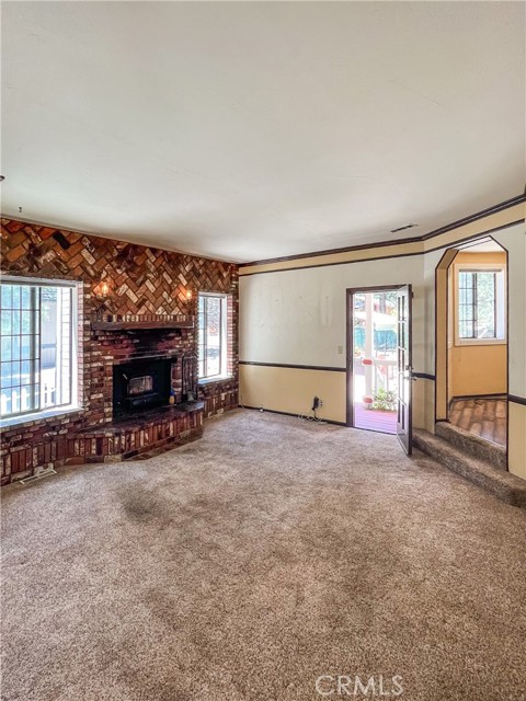 1125 Hemlock Lane, Big Bear City CA: https://media.crmls.org/medias/6b45e679-0a1b-475a-b97d-d764efb18f9e.jpg