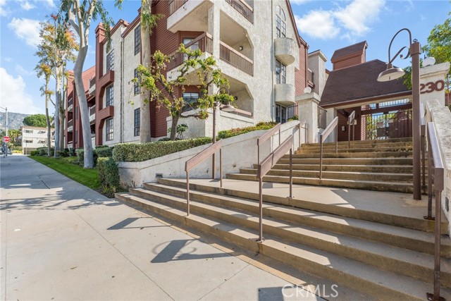 Detail Gallery Image 34 of 37 For 230 Bethany Rd #210,  Burbank,  CA 91504 - 2 Beds | 2 Baths