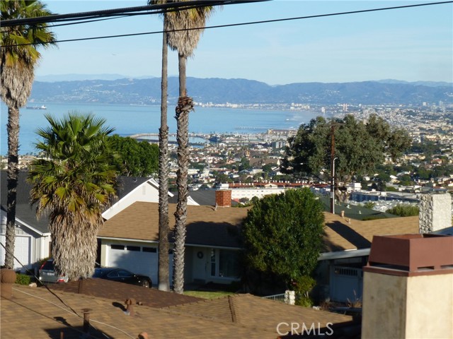 241 Paseo De Granada, Redondo Beach CA: https://media.crmls.org/medias/6b47cb29-1095-4c5d-b9e4-172bd003c700.jpg