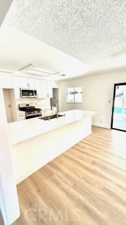 Detail Gallery Image 8 of 34 For 134 W Broadbent, Riverside,  CA 92507 - 4 Beds | 3 Baths