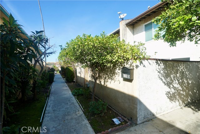 Detail Gallery Image 48 of 48 For 220 N Moore Ave #D,  Monterey Park,  CA 91754 - 3 Beds | 2/1 Baths