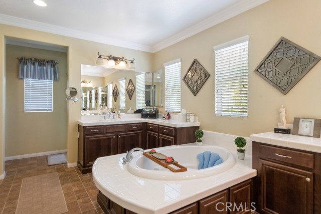 Detail Gallery Image 14 of 30 For 30206 Savoie Street, Murrieta,  CA 92563 - 5 Beds | 3/1 Baths