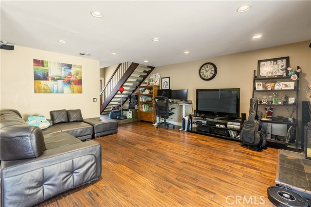 12203 Santa Gertrudes Ave, La Mirada CA: https://media.crmls.org/medias/6b4c321e-3289-480a-adb2-88b678997782.jpg