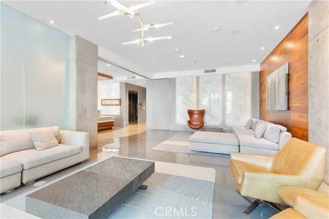 1111 S Grand Avenue, Los Angeles CA: https://media.crmls.org/medias/6b4c9cbc-4358-4e92-a711-ee9404956bd0.jpg