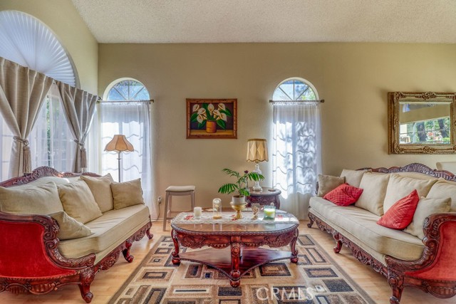 Detail Gallery Image 12 of 59 For 23959 Creekwood Dr, Moreno Valley,  CA 92557 - 4 Beds | 2/1 Baths