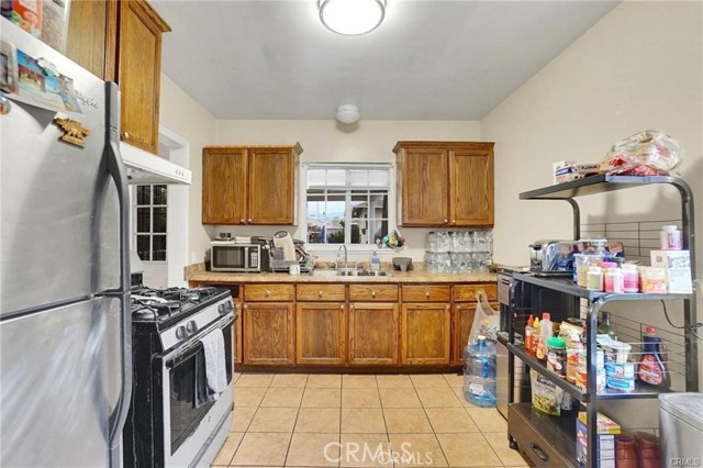 Detail Gallery Image 16 of 19 For 1303 1305 E Kingsley Ave, Pomona,  CA 91767 - 4 Beds | 2 Baths