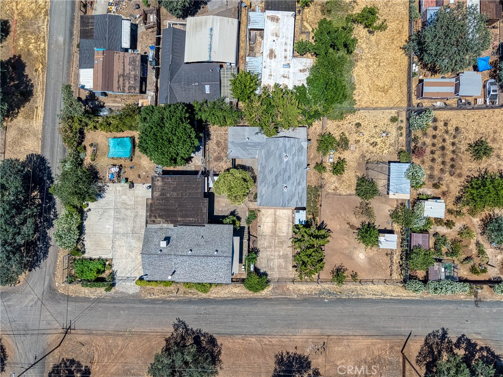 https://media.crmls.org/medias/6b4d545f-4e52-4f2c-b88f-1d6f33f8c66f.jpg?preset=X-Large