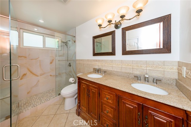 10165 Sully Drive, Sun Valley CA: https://media.crmls.org/medias/6b4e0601-aeea-4e79-82ed-0d6472d8acbf.jpg