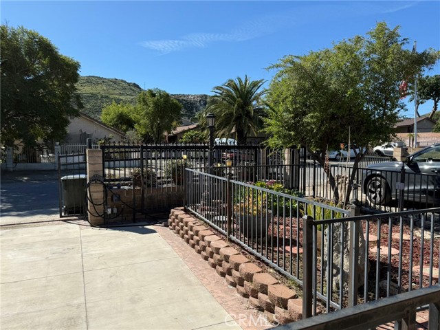 Detail Gallery Image 4 of 35 For 18284 9th St, Bloomington,  CA 92316 - 3 Beds | 2 Baths