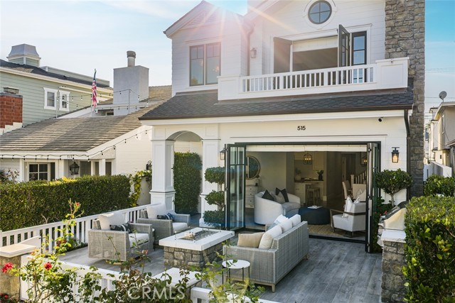 515 Narcissus Avenue, Corona del Mar CA: https://media.crmls.org/medias/6b4ef11a-af43-4f17-9f3f-0a522463124f.jpg