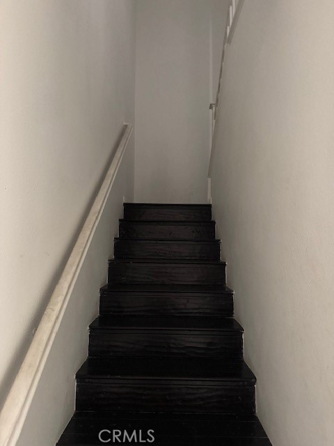 https://media.crmls.org/medias/6b4f7bae-3b22-4131-8a54-2273b0b24d46.jpg?preset=X-Large