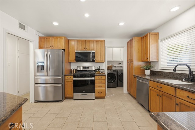 Detail Gallery Image 11 of 53 For 3525 Waco Ave, Simi Valley,  CA 93063 - 3 Beds | 2 Baths