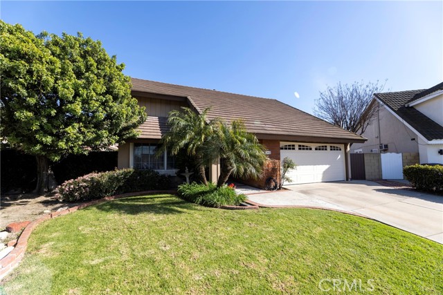 Detail Gallery Image 3 of 40 For 5842 Crestview, La Palma,  CA 90623 - 4 Beds | 2/1 Baths