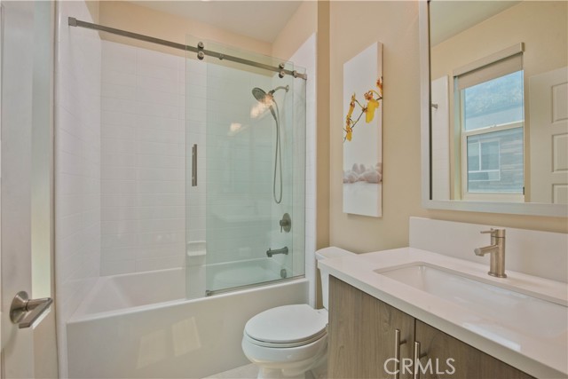 Detail Gallery Image 13 of 23 For 6749 W Gill, Los Angeles,  CA 90068 - 3 Beds | 3/1 Baths