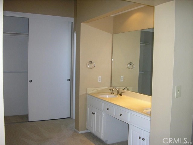 Detail Gallery Image 10 of 14 For 24891 Costeau St, Laguna Hills,  CA 92653 - 4 Beds | 2/1 Baths