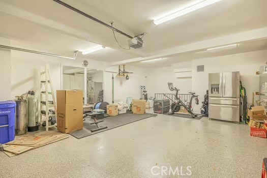 https://media.crmls.org/medias/6b54d87b-3be3-443e-b01e-1abd0cd037f9.jpg?preset=X-Large