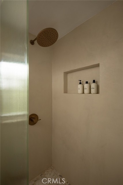 Detail Gallery Image 19 of 31 For 28443 Altamont Ct, Lake Arrowhead,  CA 92352 - 3 Beds | 2/1 Baths