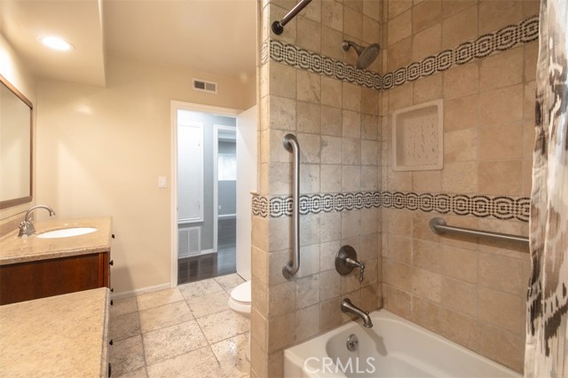 Detail Gallery Image 20 of 27 For 4867 Noble, Sherman Oaks,  CA 91403 - 3 Beds | 2 Baths