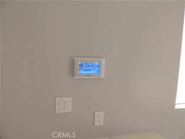 Detail Gallery Image 10 of 16 For 22735 Del Valle St #4,  Woodland Hills,  CA 91364 - 2 Beds | 1 Baths