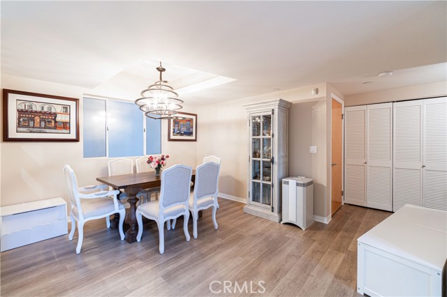 Detail Gallery Image 7 of 32 For 171 N Church Ln #403,  Los Angeles,  CA 90049 - 2 Beds | 2 Baths