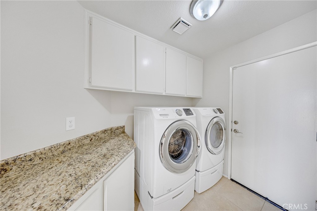 https://media.crmls.org/medias/6b5948ff-3ad9-47f2-9be6-def6b50cdbc7.jpg?preset=X-Large